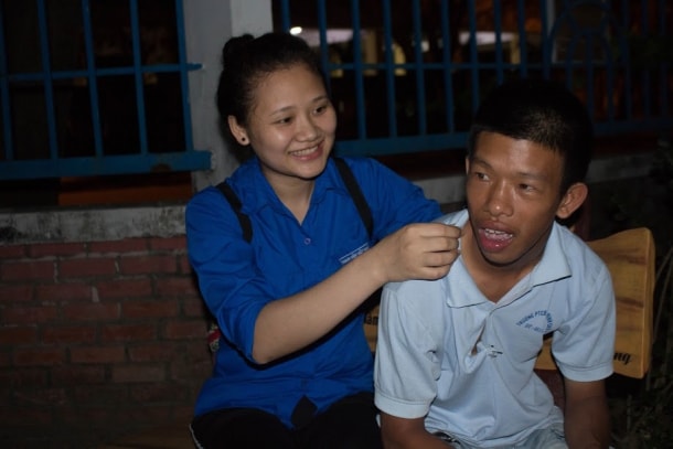 Nhung-nguoi-thay-dac-biet-o-da-Nang-lop-1-1526001807-width919height613